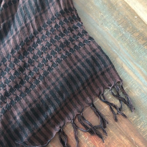 Patterned Fringe Scarf - Picture 6 of 6